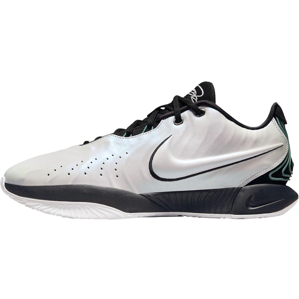 Nike Black and White Athletic Shoes with Breathable Design